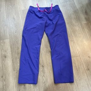 Figs Livingston scrub pants in amethyst